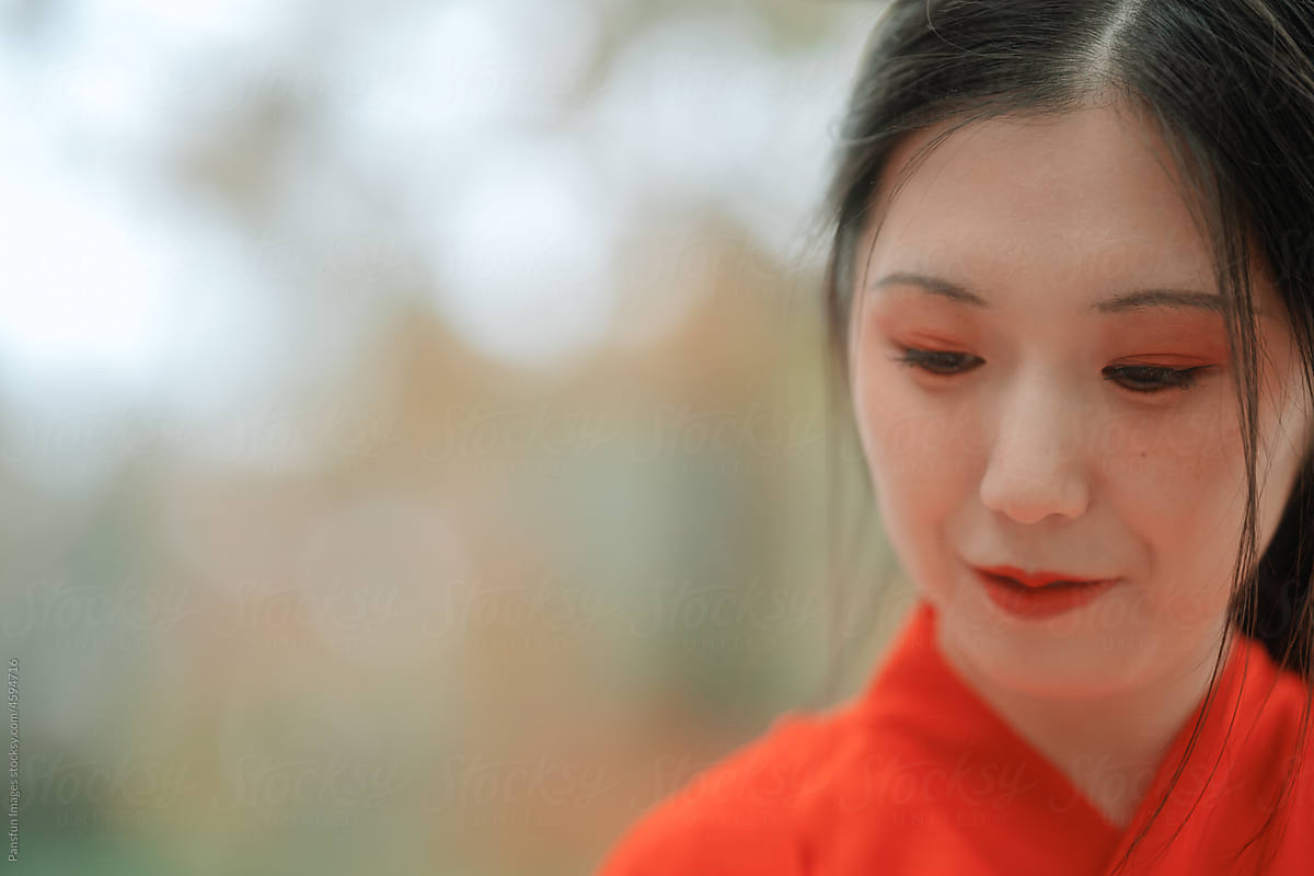 Portrait of Asian woman in red traditional Chinese Hanfu