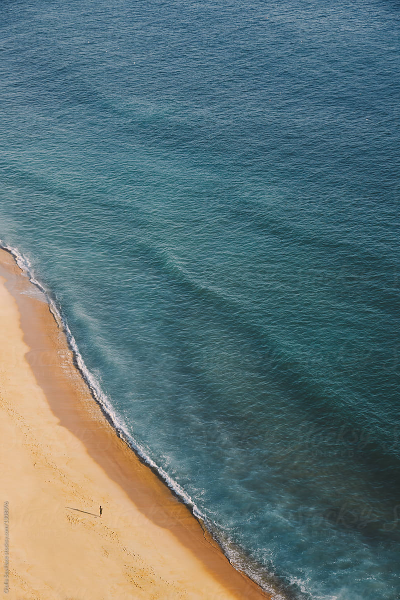 «Aerial View Of Nazaré Beach, Portugal.» del colaborador de Stocksy ...