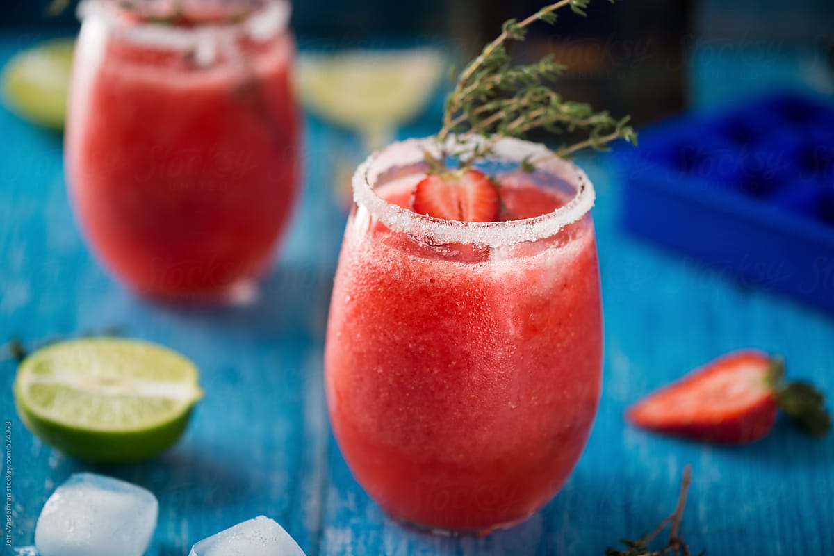 Summertime Drinks: Strawberry Cocktails