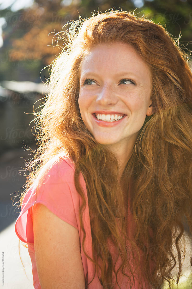 Ginger Woman With A Sunny Smile Del Colaborador De Stocksy Lumina 