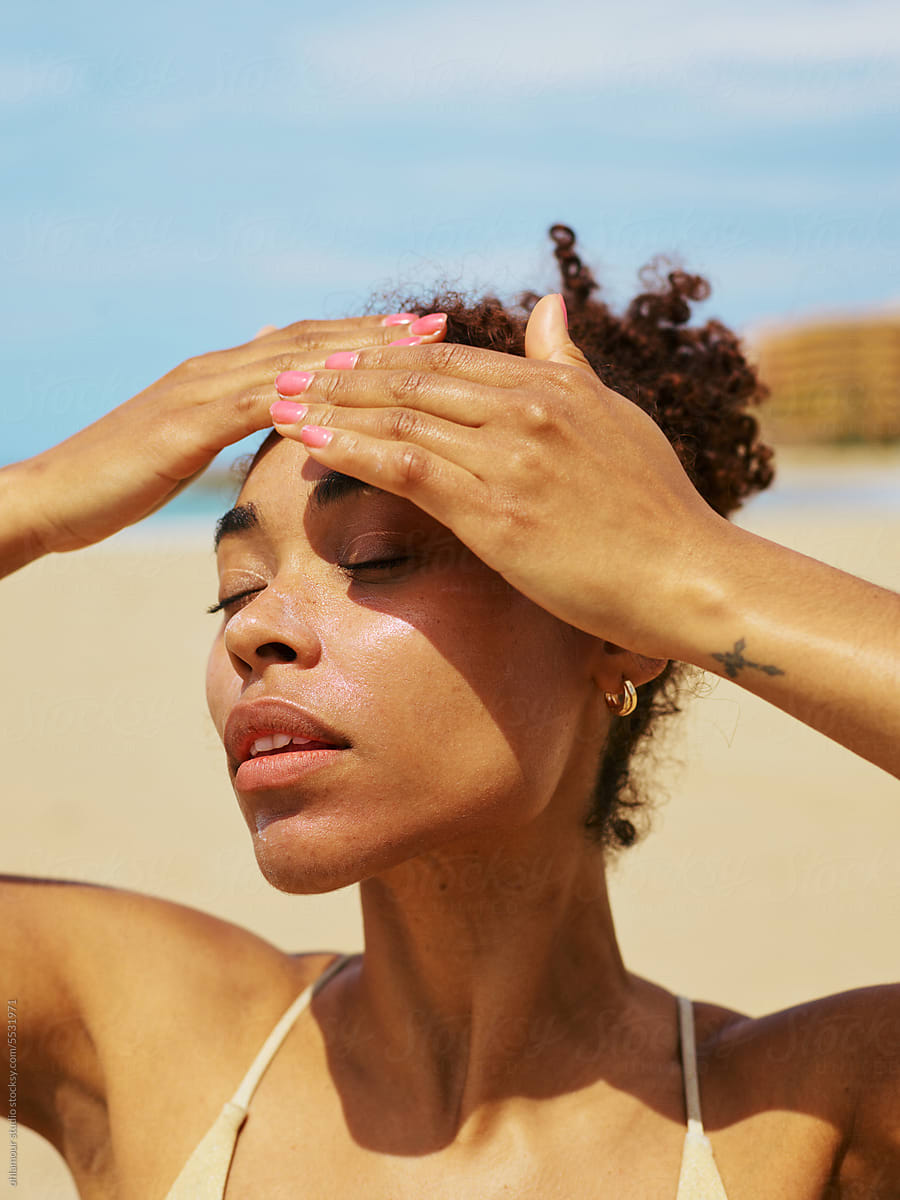 Seashore Skincare Ritual: Applying Sunblock