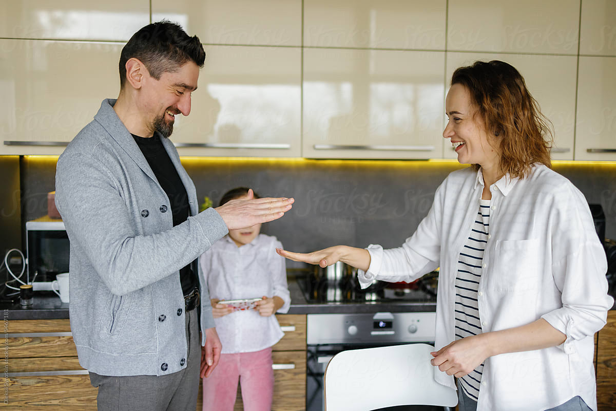 Couple housework decision-making marriage fun cohabit kitchen