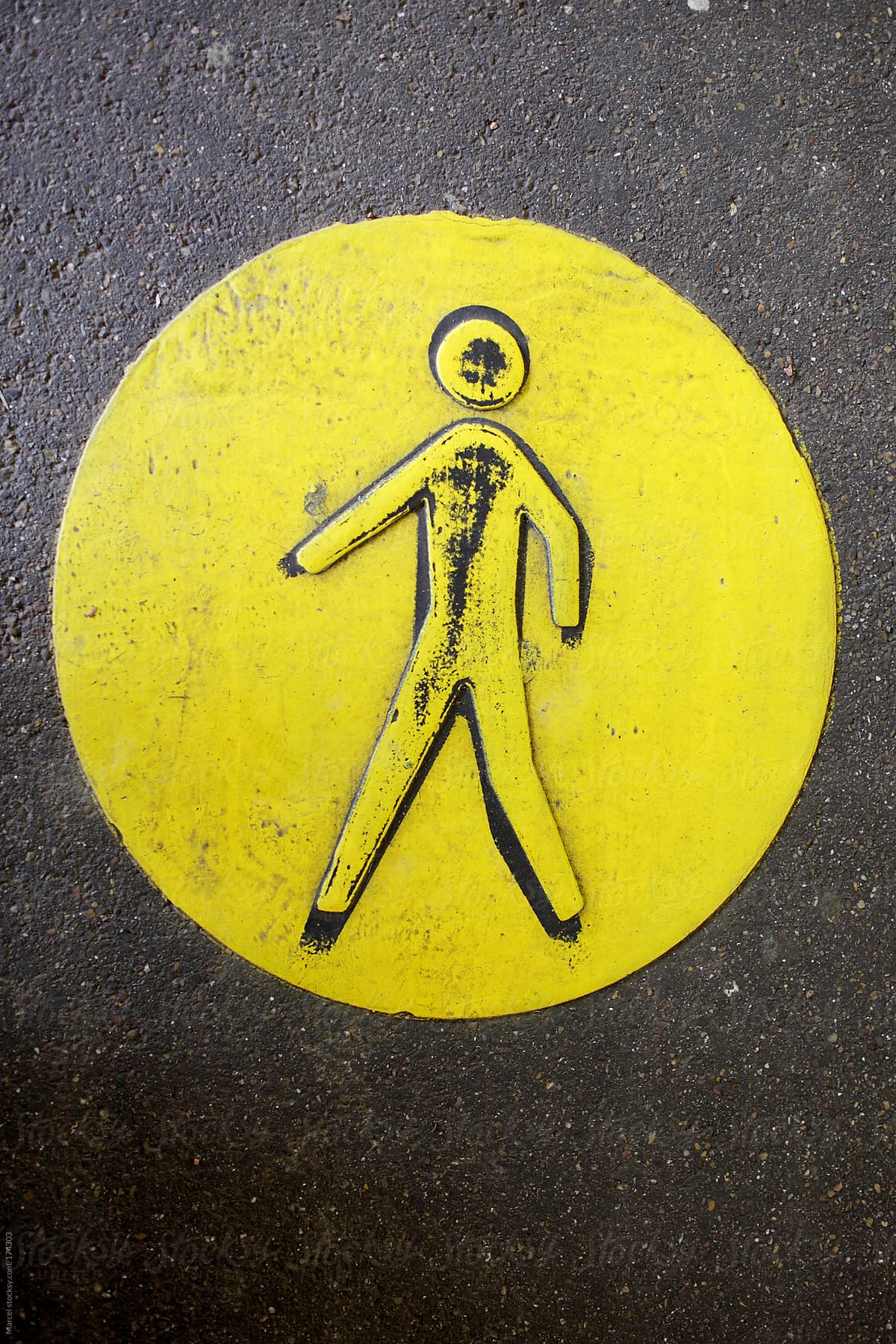 Yellow walking sign