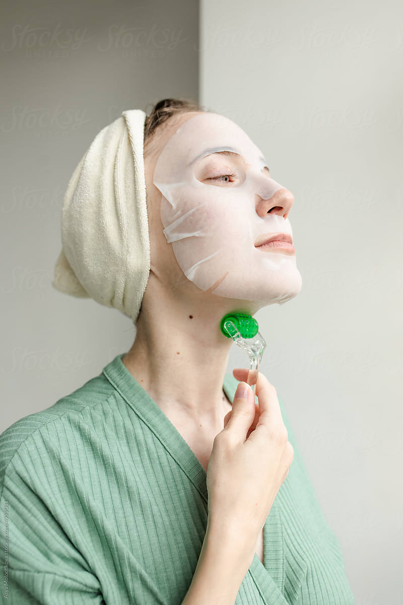 Facial massage roller concept