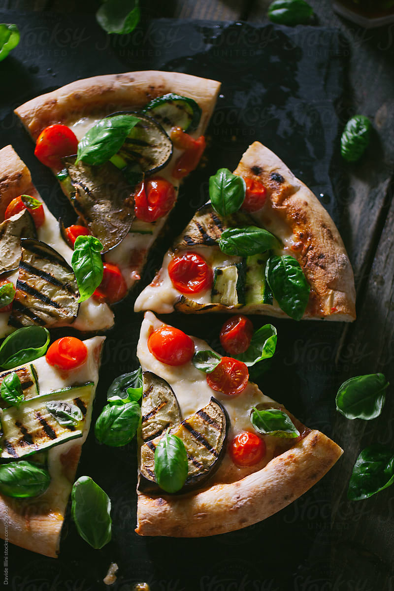Italian pizza with mixed vegetables