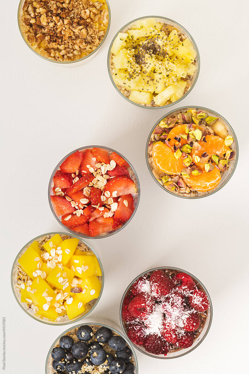 Healthy overnight oatmeal breakfast with fruit topping