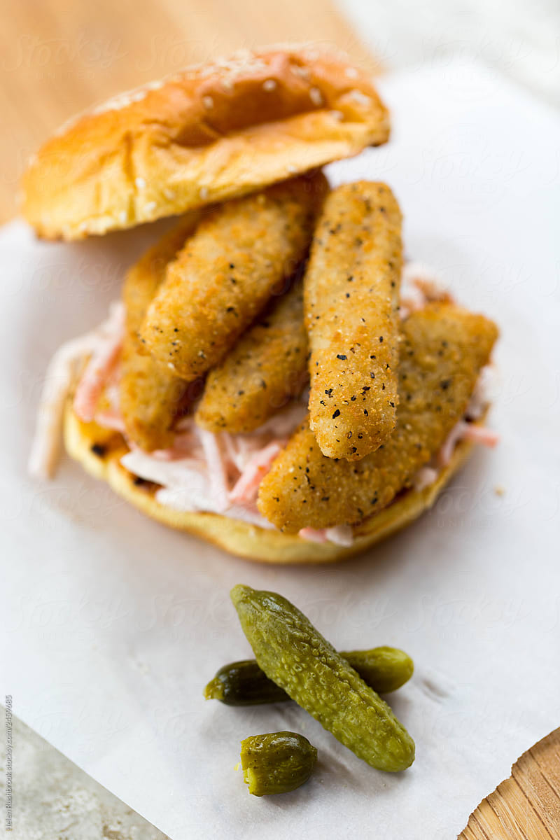 Fish finger sandwich / fish burger
