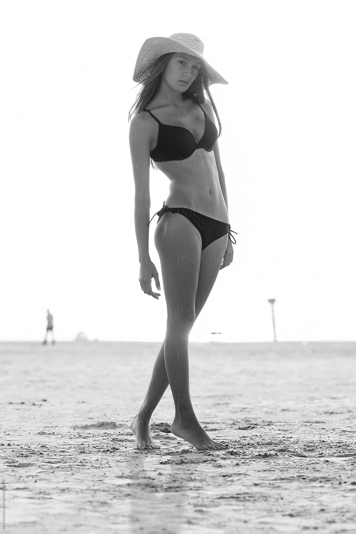 girl in  black bikini