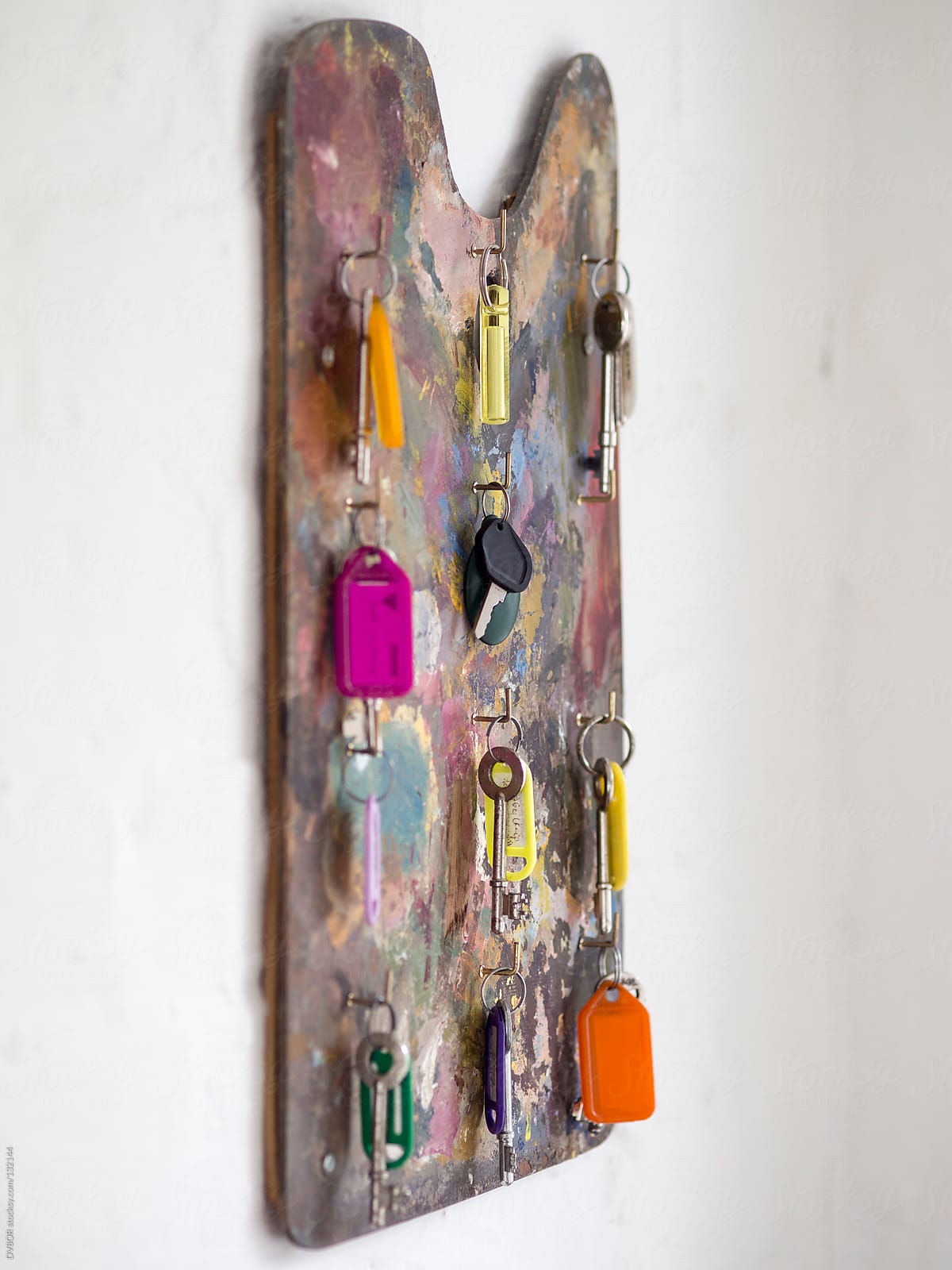 Key Holder made from an artists paint pallet