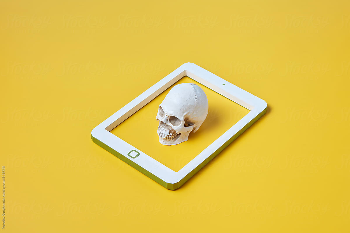 Skull in smartphone frame