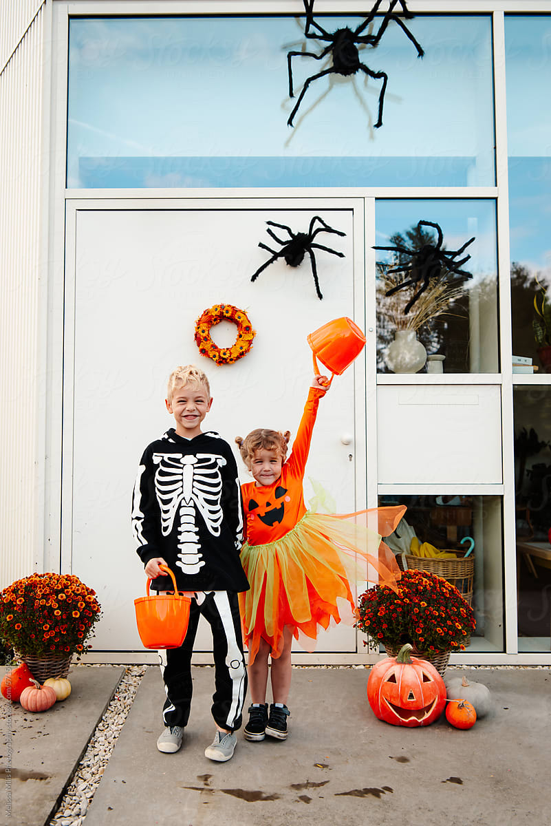 Jack-o-laterns ready for trick or treat, let\'s go