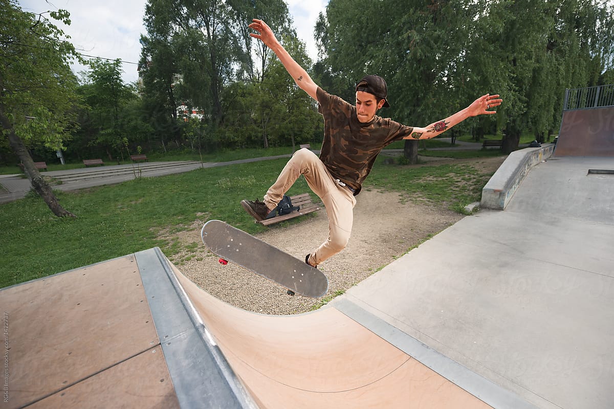 Luidspreker Bang om te sterven Nodig hebben Rebel Teenager Catching Air With Skateboard On Wooden Ramp" by Stocksy  Contributor "Ibex.media" - Stocksy