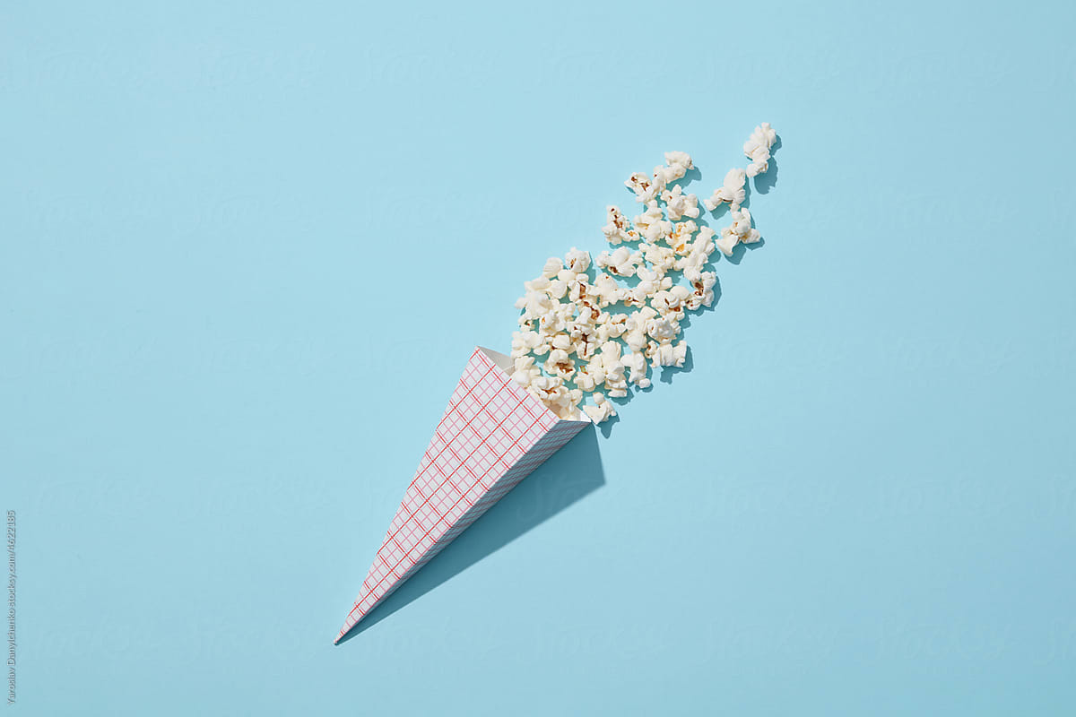 Paper cone with popcorn