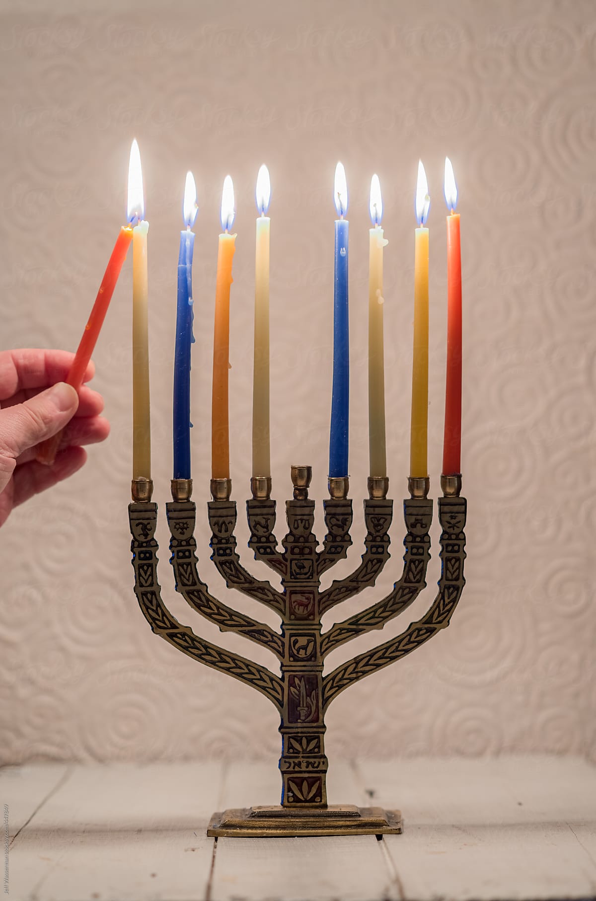 Lighting the Hanuakkah Menorah
