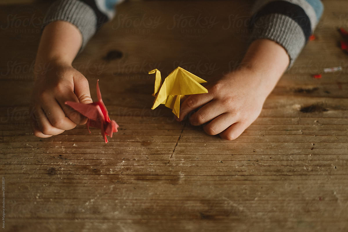 Origami dragon battle by kid