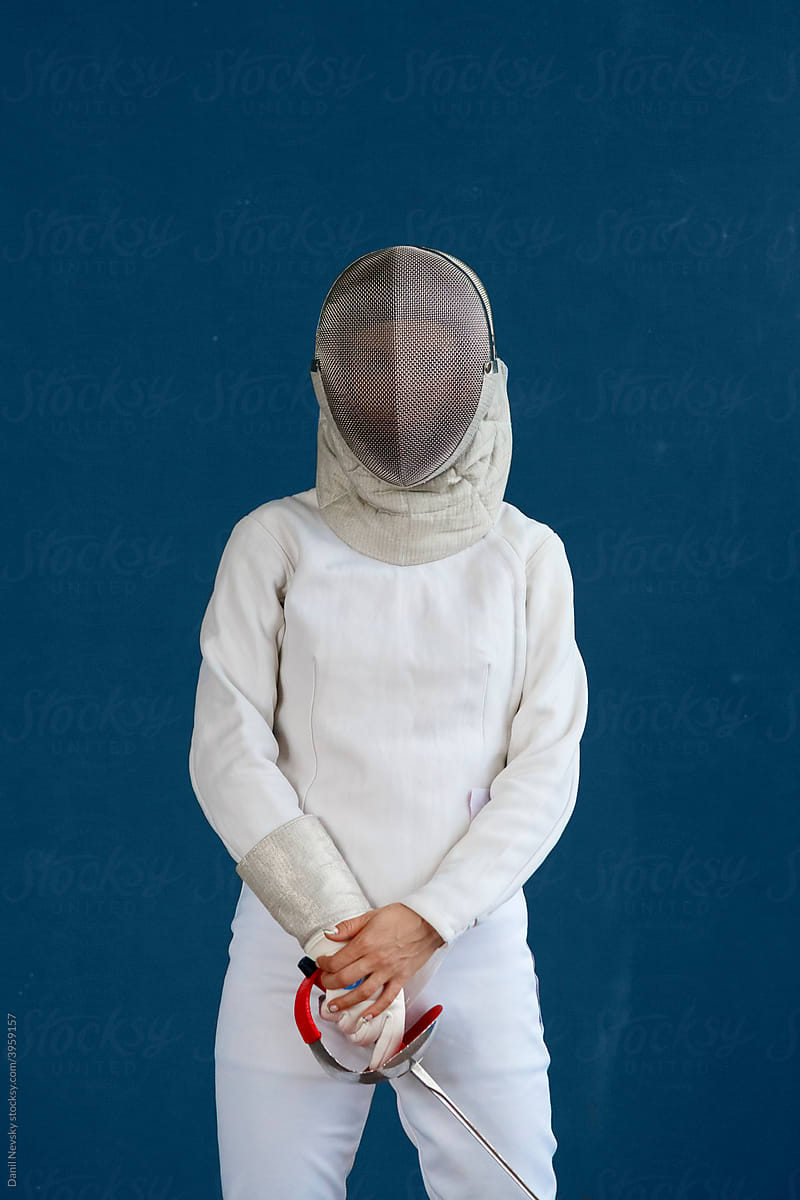 Female fencer ready to fight