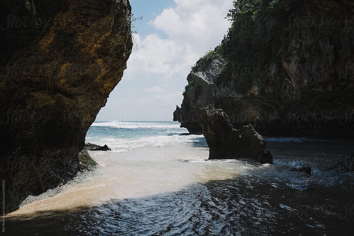 Glimpses of the Indian Ocean at Blue Point Beach in Bali