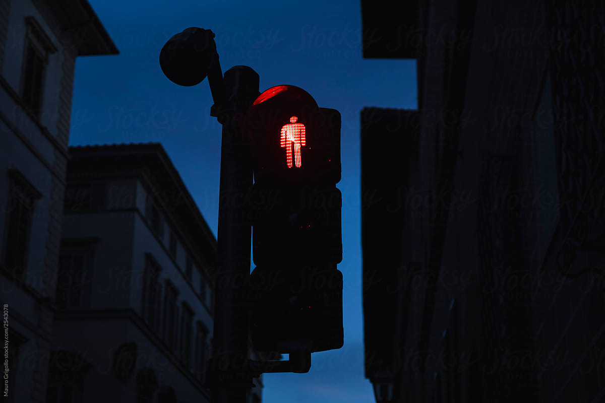 Traffic light during the night
