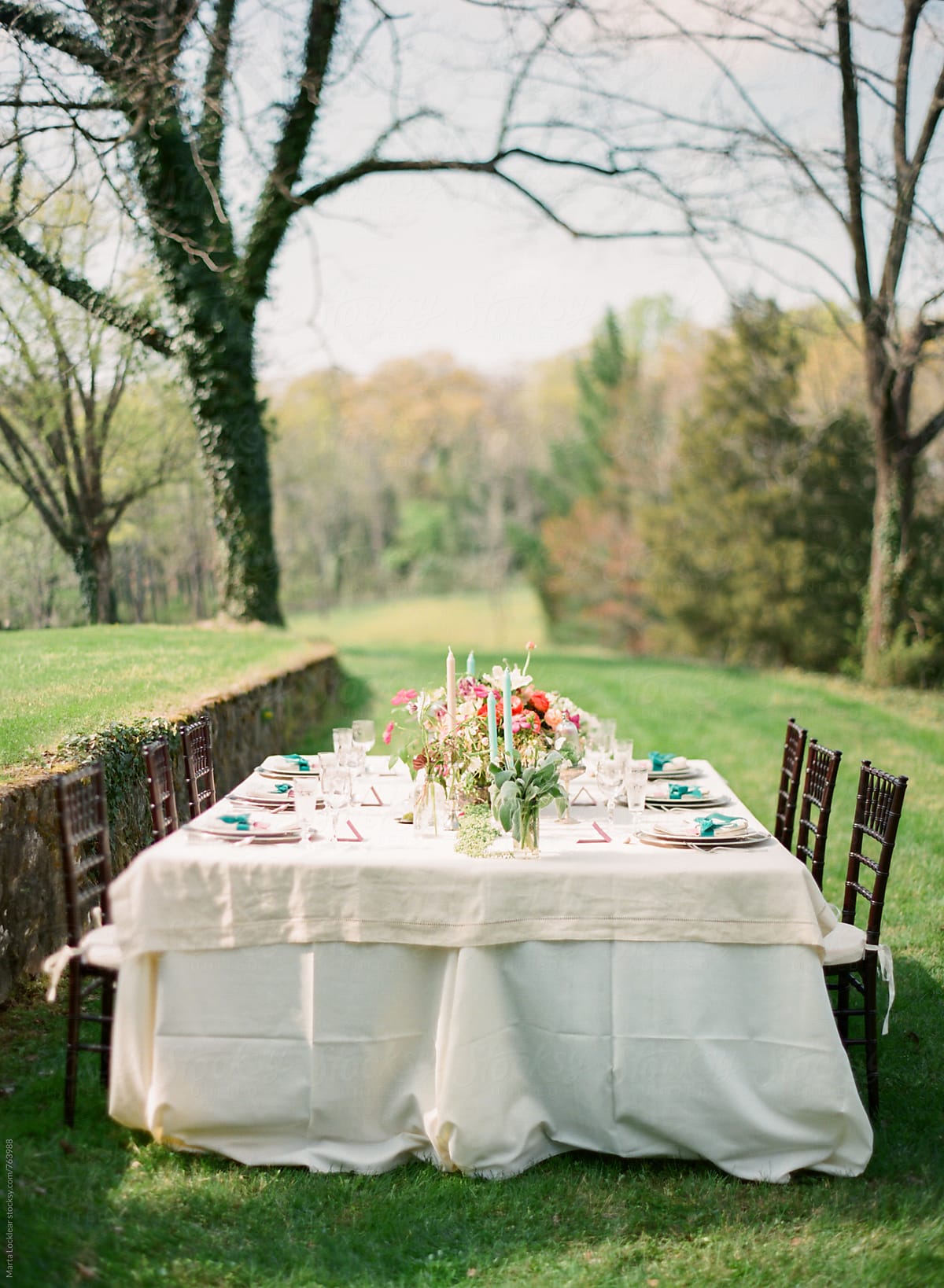 Garden wedding dinner table