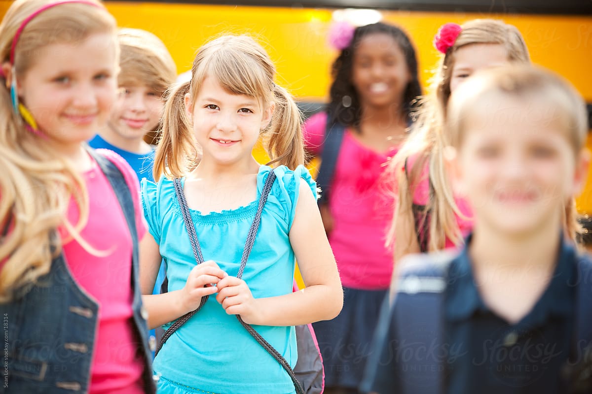 School Bus: Happy Kids Ready for School
