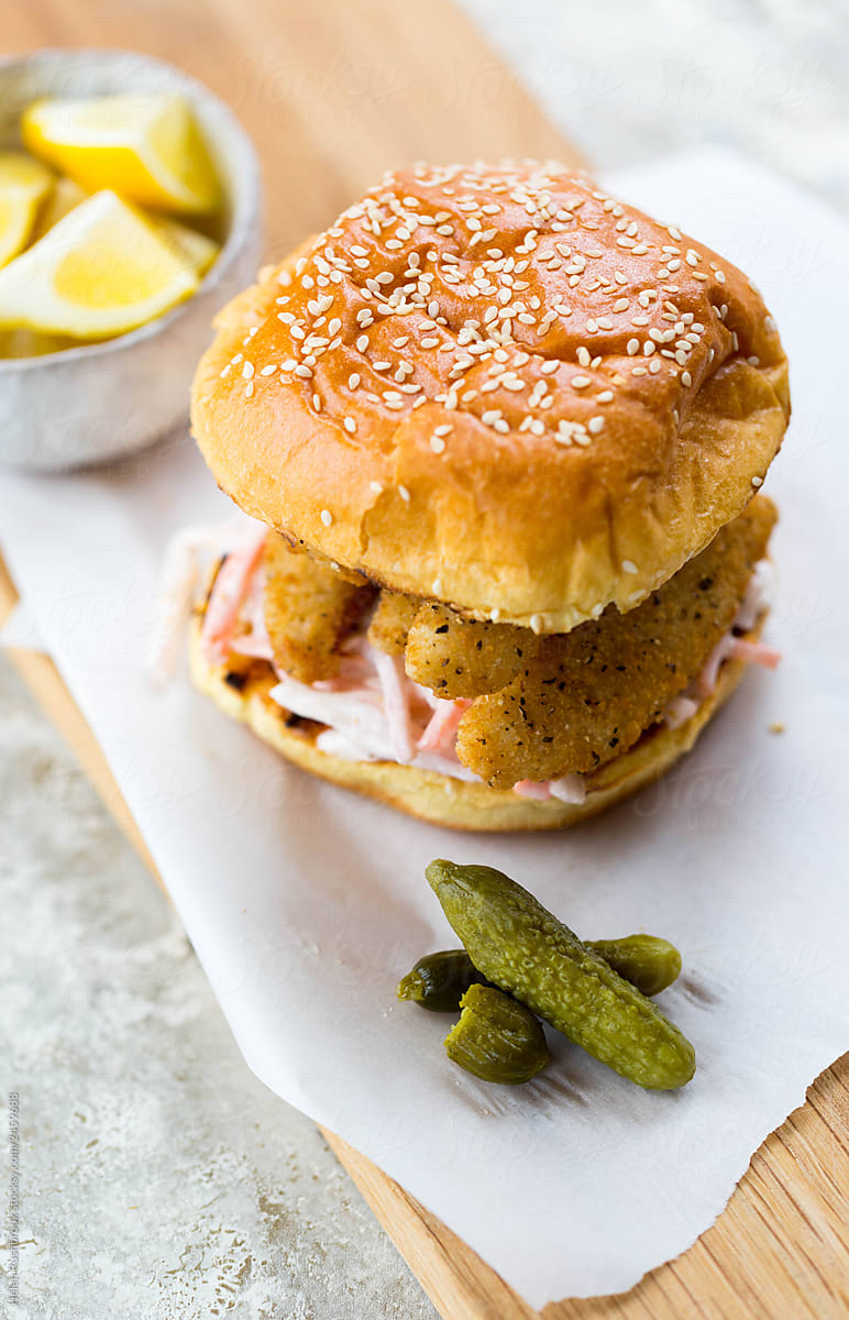 Fish finger sandwich / fish burger
