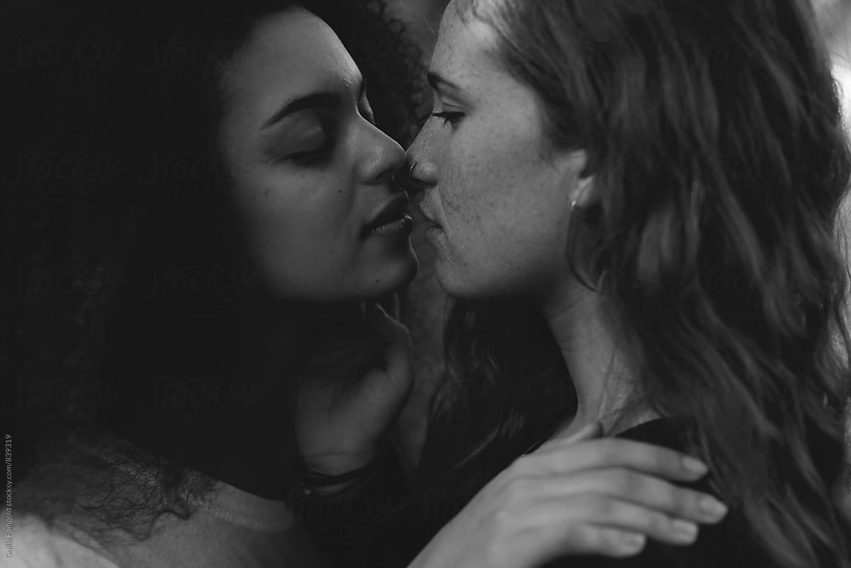 Lesbian Women Kissing Valentine S Day Del Colaborador De Stocksy Guille Faingold Stocksy