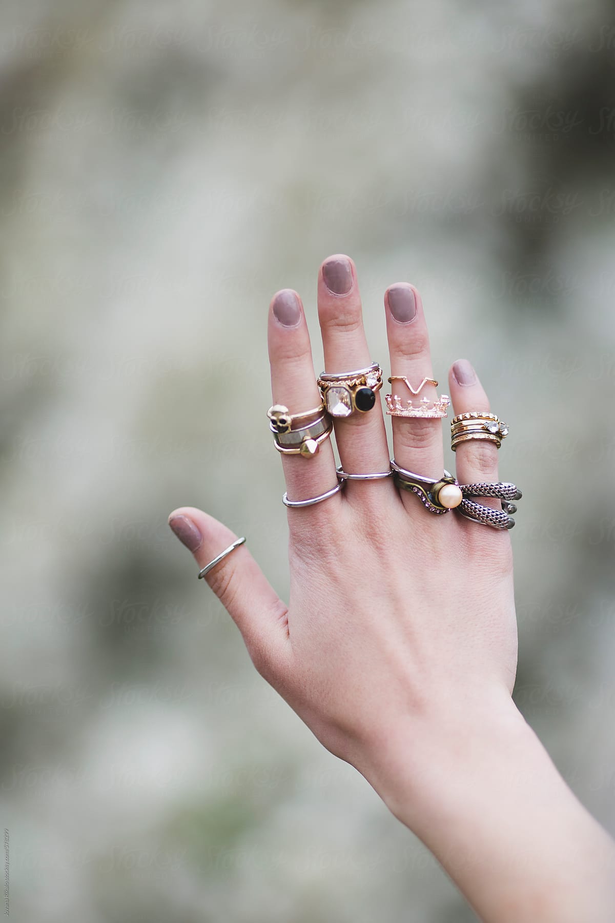 45,628+ Hand Ring Pictures | Download Free Images on Unsplash