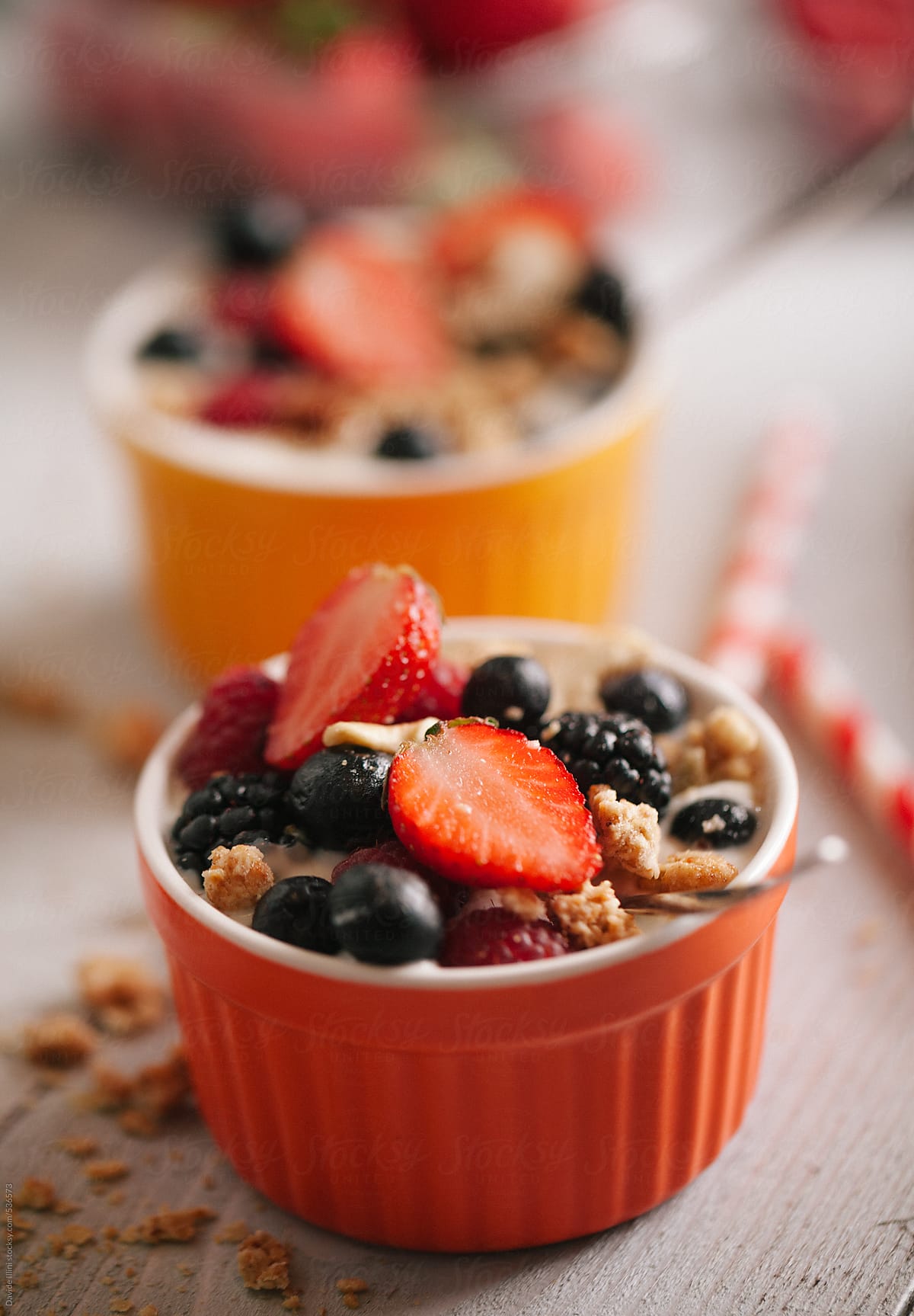 Yogurt with fresh fruit and cereals