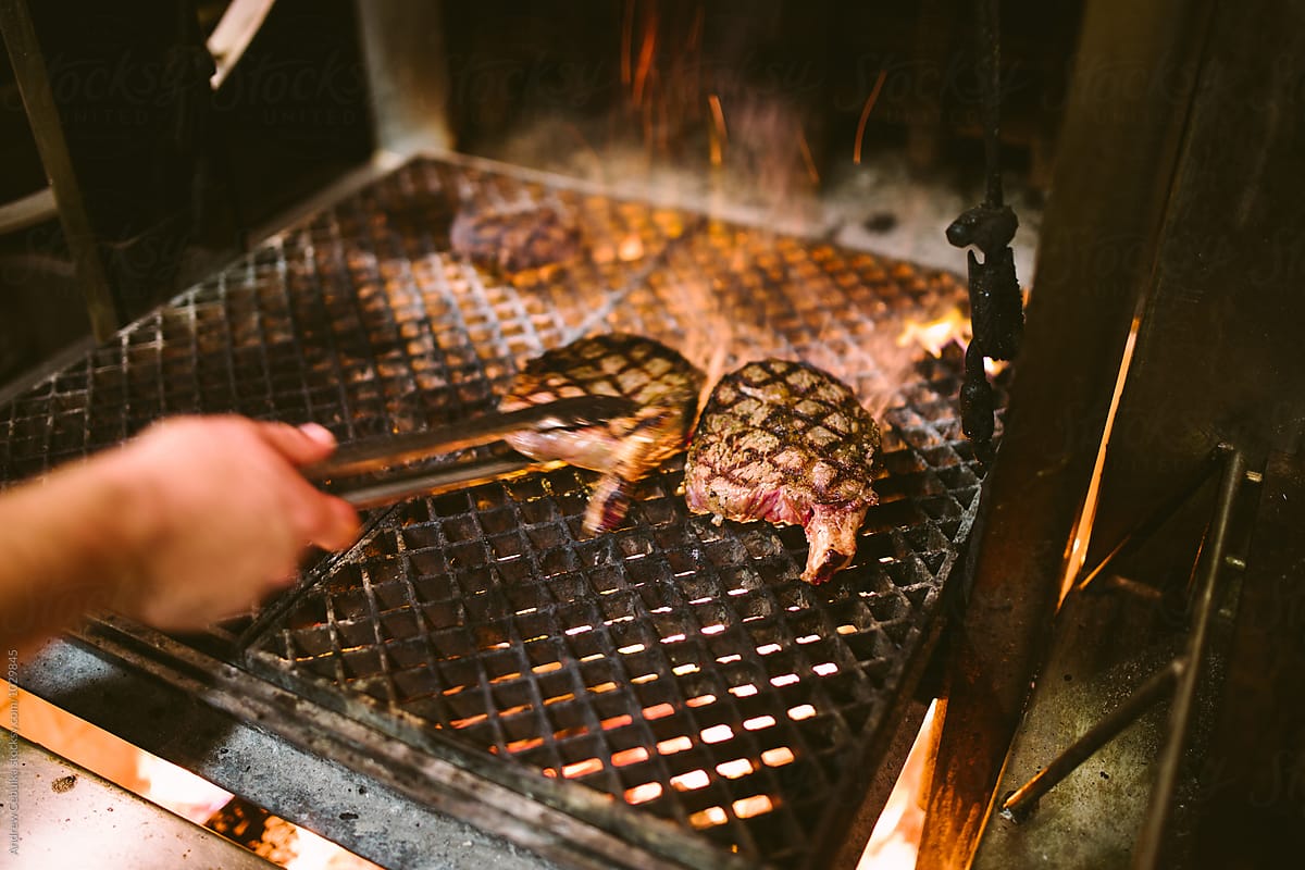 The Pros and Cons of Pellet Grills With Direct-Flame Access
