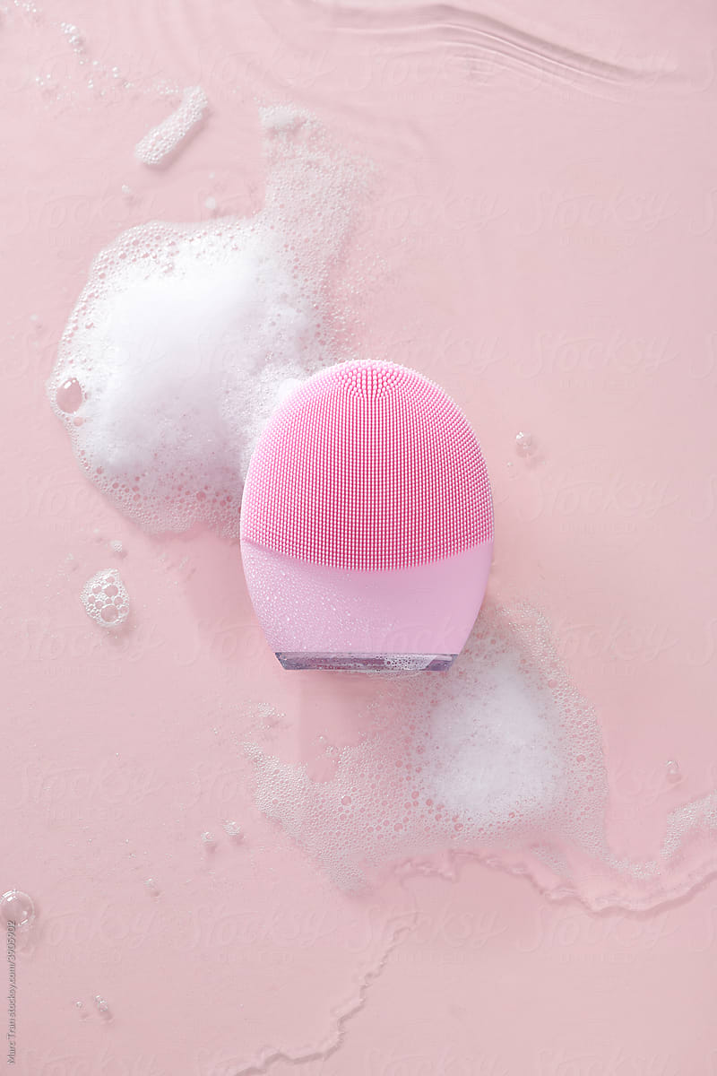 Silicone electric facial cleanser brush for skin care