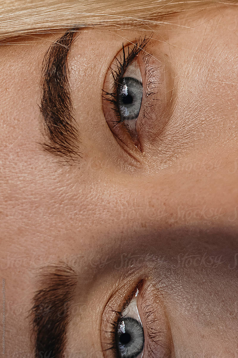 Close Up woman\'s portrait, woman\'s blue eyes