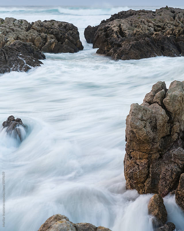 Movement of water between rocks