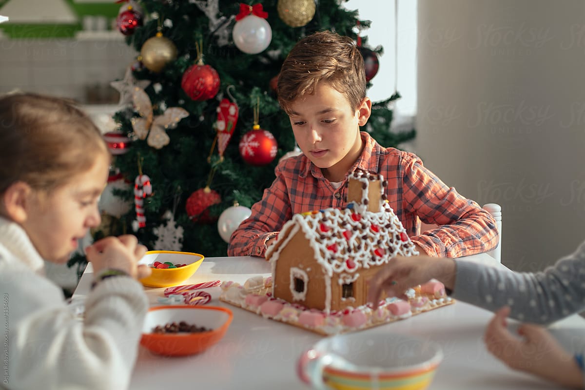 Decorating Gingerbread house.