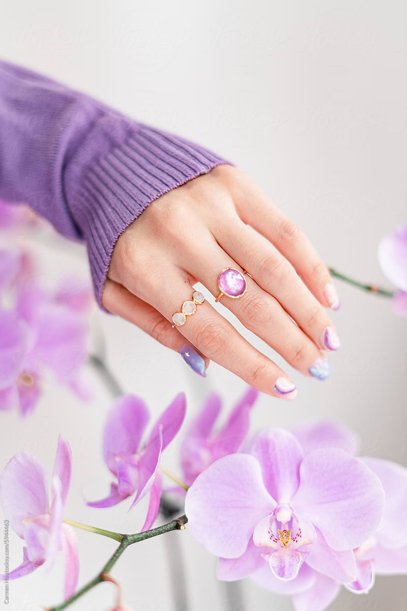 Lilac Retro Manicure