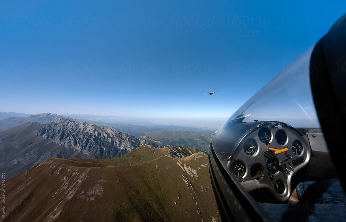 Gliders over mountains