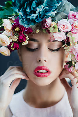 Portrait of Woman Wearing a Crown and Holding Bouquet of Flowers · Free  Stock Photo
