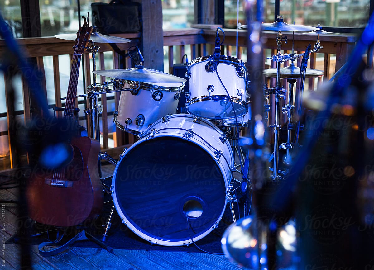 «Band Drum Set On Stage At Music Concert» del colaborador de Stocksy ...