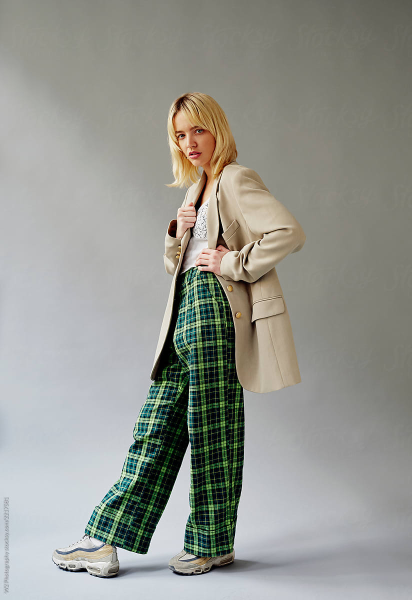«Cool Young Model In Retro Fashion Styling.» del colaborador de Stocksy ...