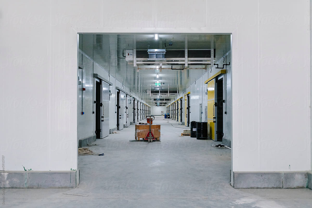 Passage of industrial building with central cooling system and camera