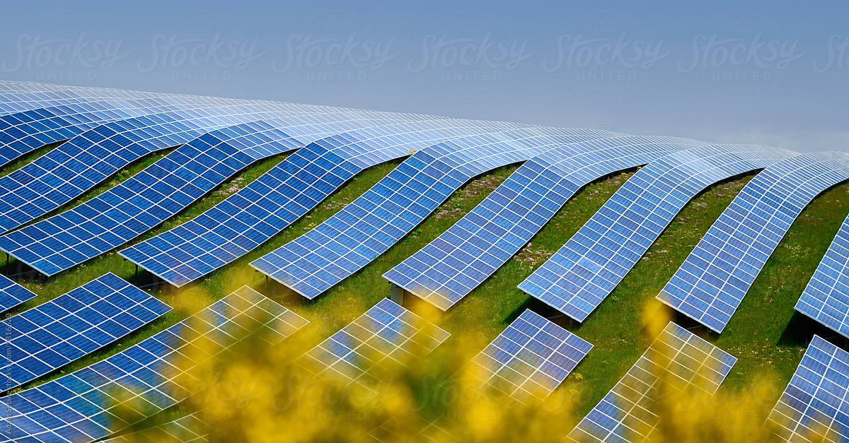 Les Mees solar park curvature on rolling hills in France
