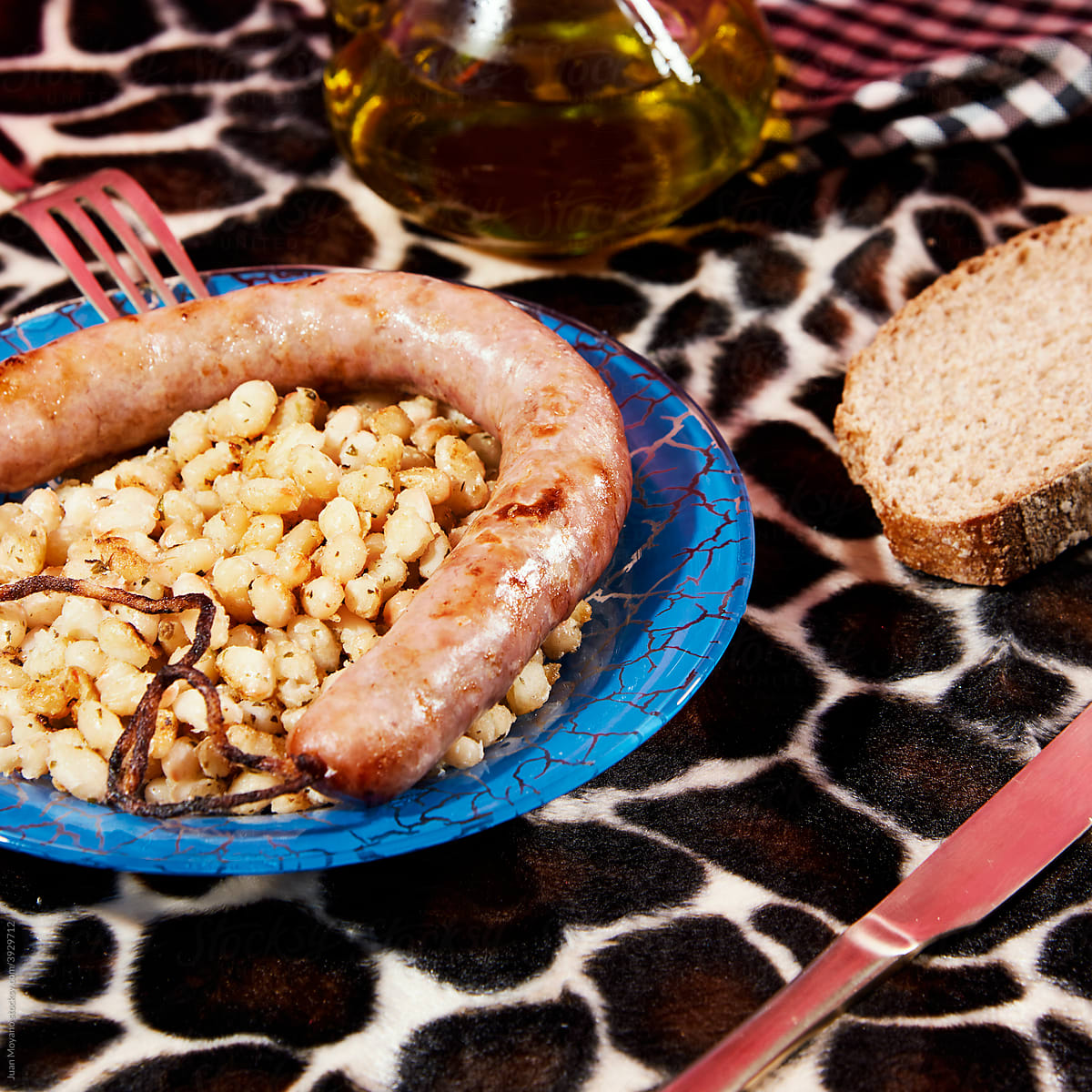 fried white beans and sausage, typical of catalonia