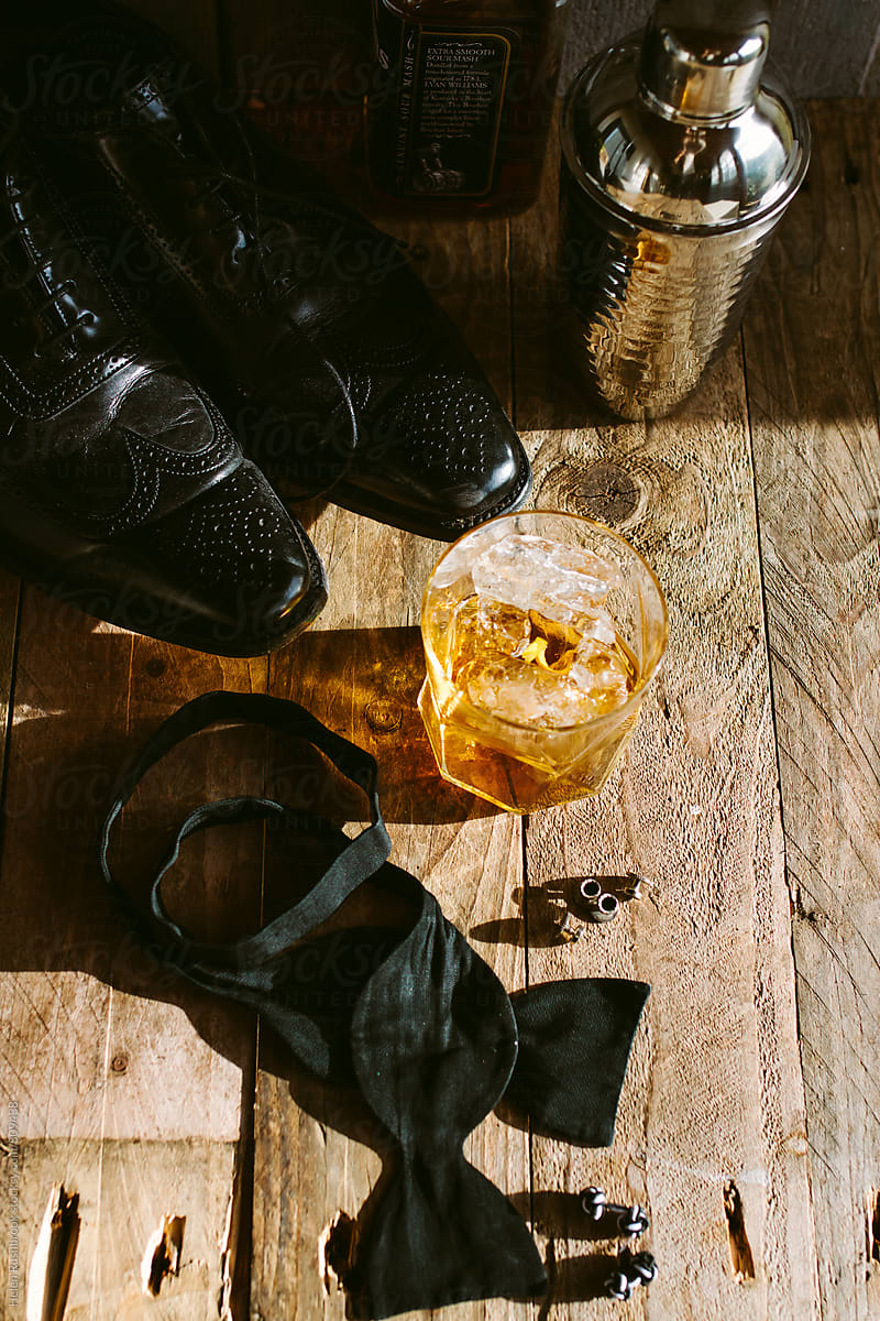 A bourbon-drinking gentleman\'s things.