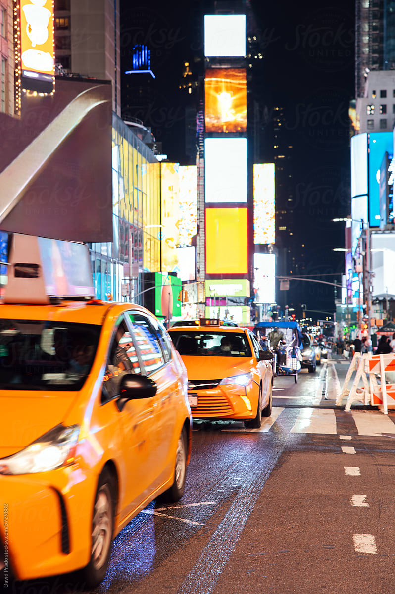 Nighttime Manhattan Rush with Yellow Taxis