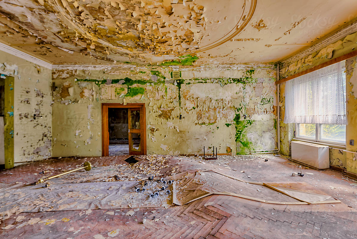 abandoned room with peeling paint