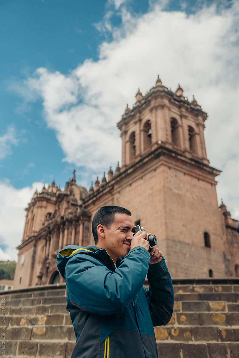 Photographer traveling Cusco Peru