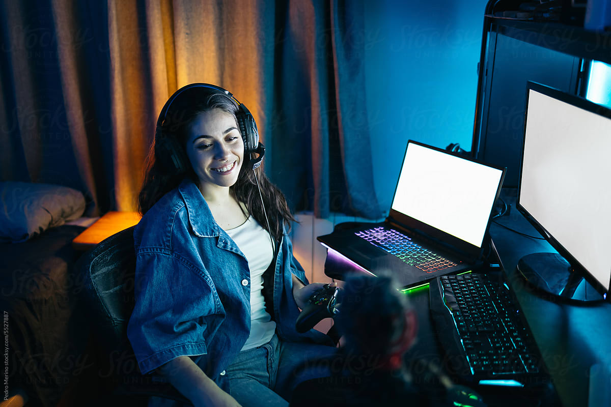Gamer Broadcasting Online Her Video Game Session