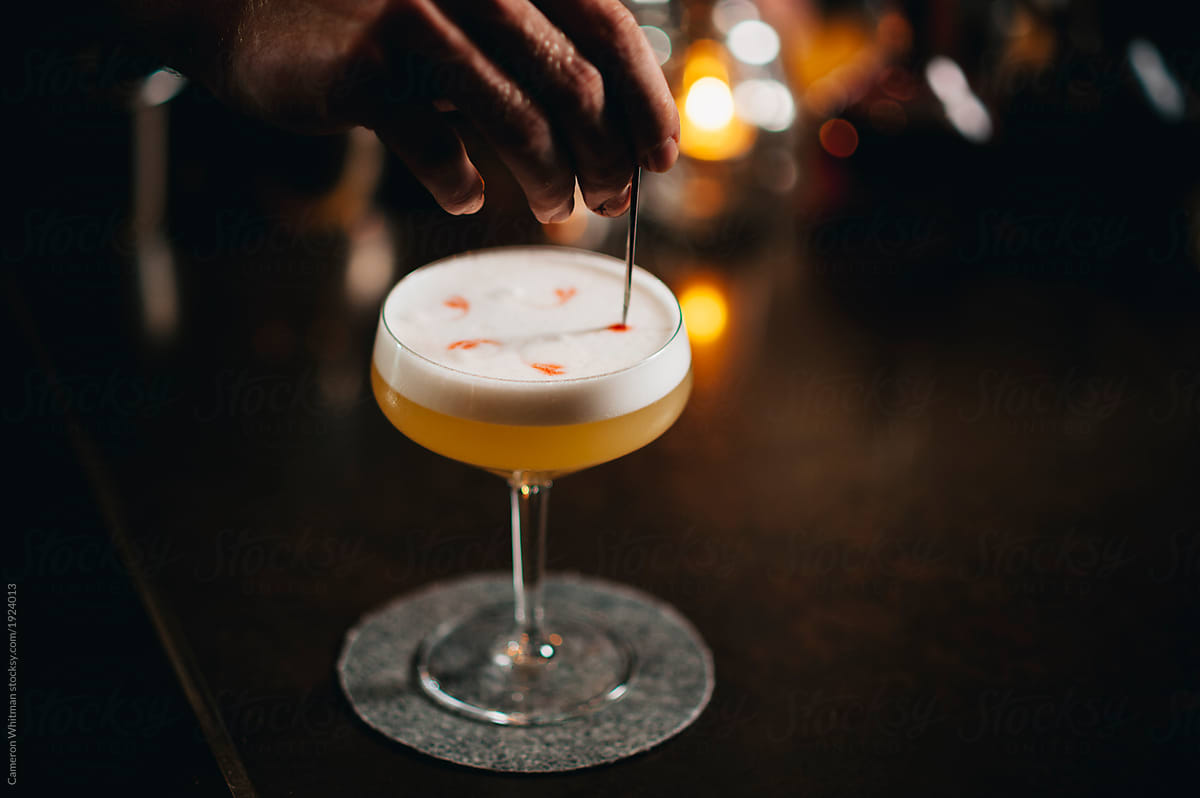 Making a Pisco Sour cocktail