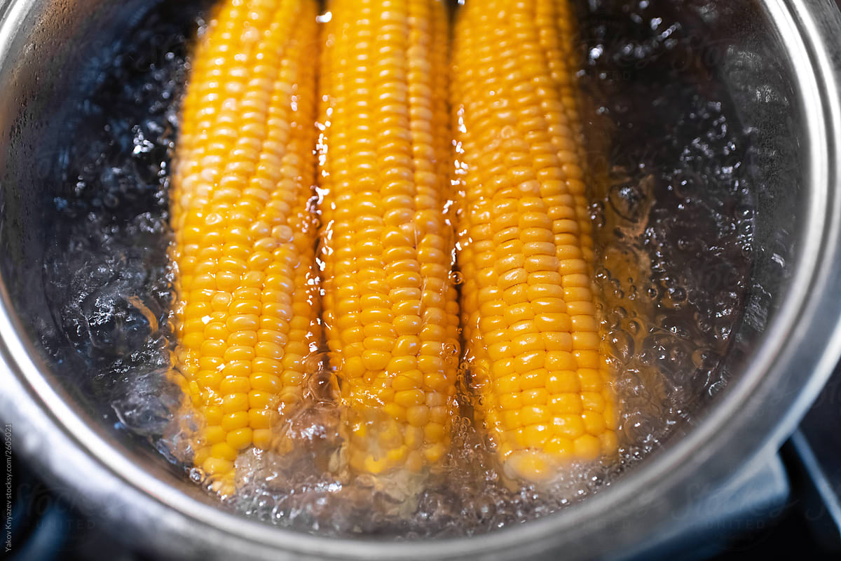 Cooking boiled corn at home