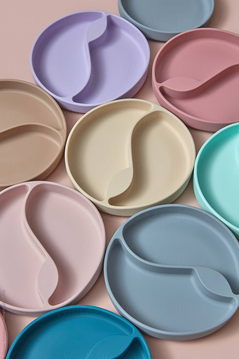 Pattern of pastel colored silicone child plates