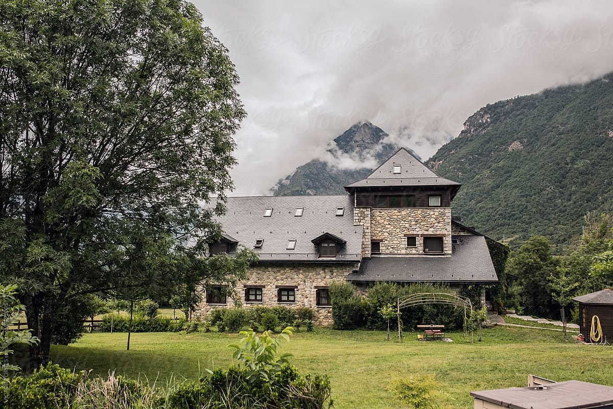 Mountain cottage in the Pyrenees